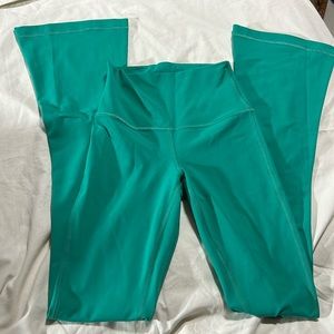 NWOT Lululemon pants. Size 2.